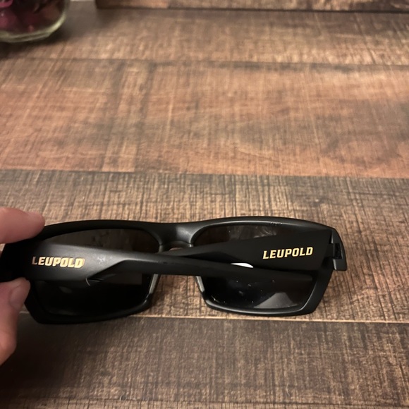 Leupold Sunglasses - Picture 1 of 4